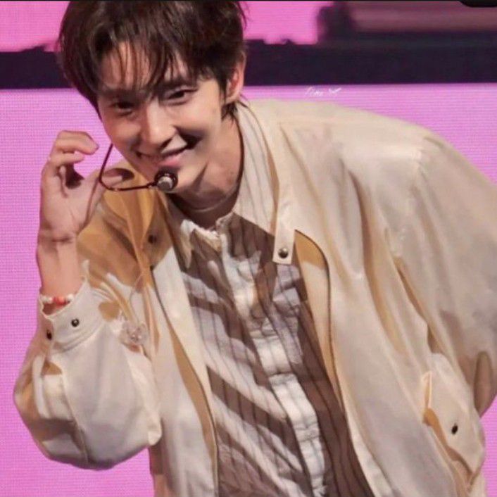 A moment captured by a fan of Lee Joongi