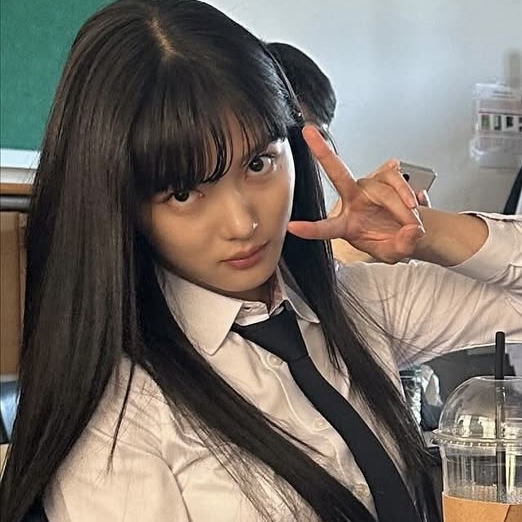 Behind-the-scenes cut of Kim Youjung