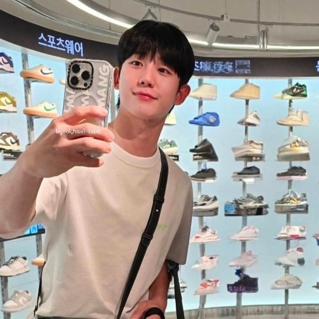 Recent activity shot of Jung Haein