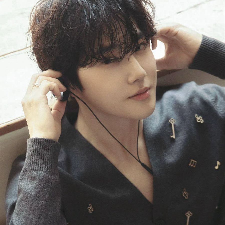 Recent activity shot of Suho