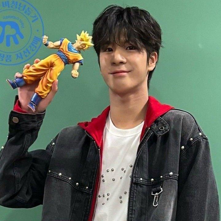 Behind-the-scenes cut of Jeong Dongwon