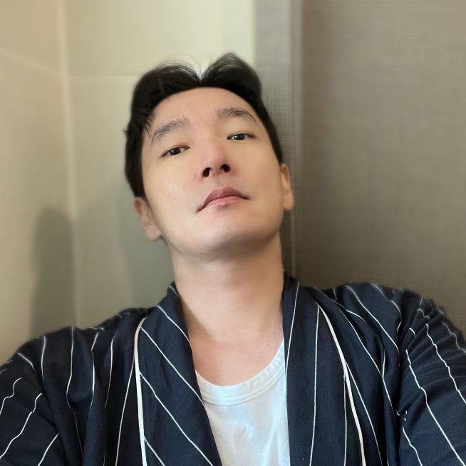 Recent activity shot of Cho Seungwoo 