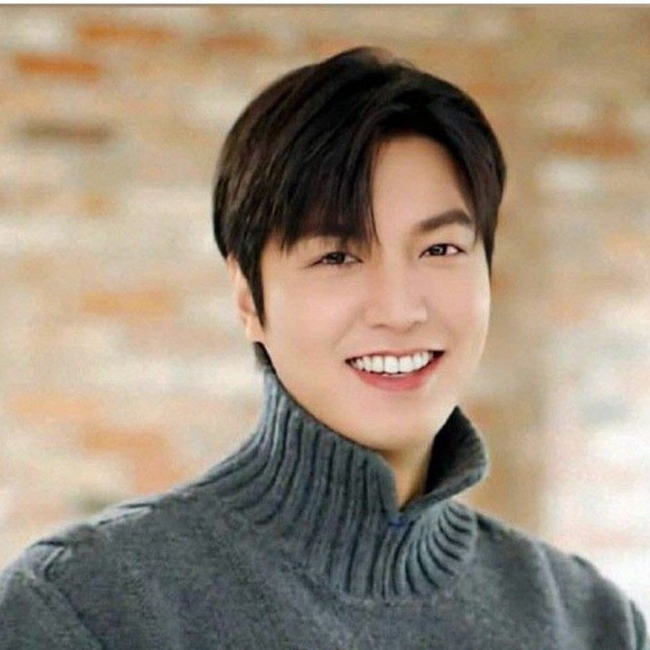 イ・ミンホの最近の活動ショット