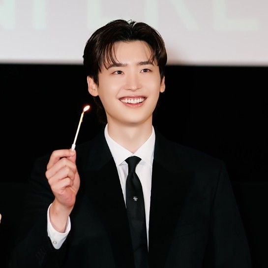 Latest photo of Lee Jongsuk