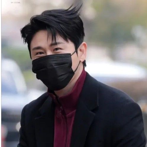 Behind-the-scenes cut of Young Tak