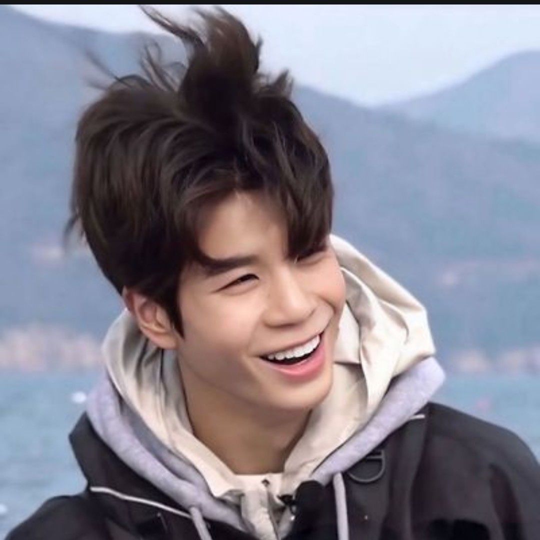 Foto terbaru dari Jeong Dongwon