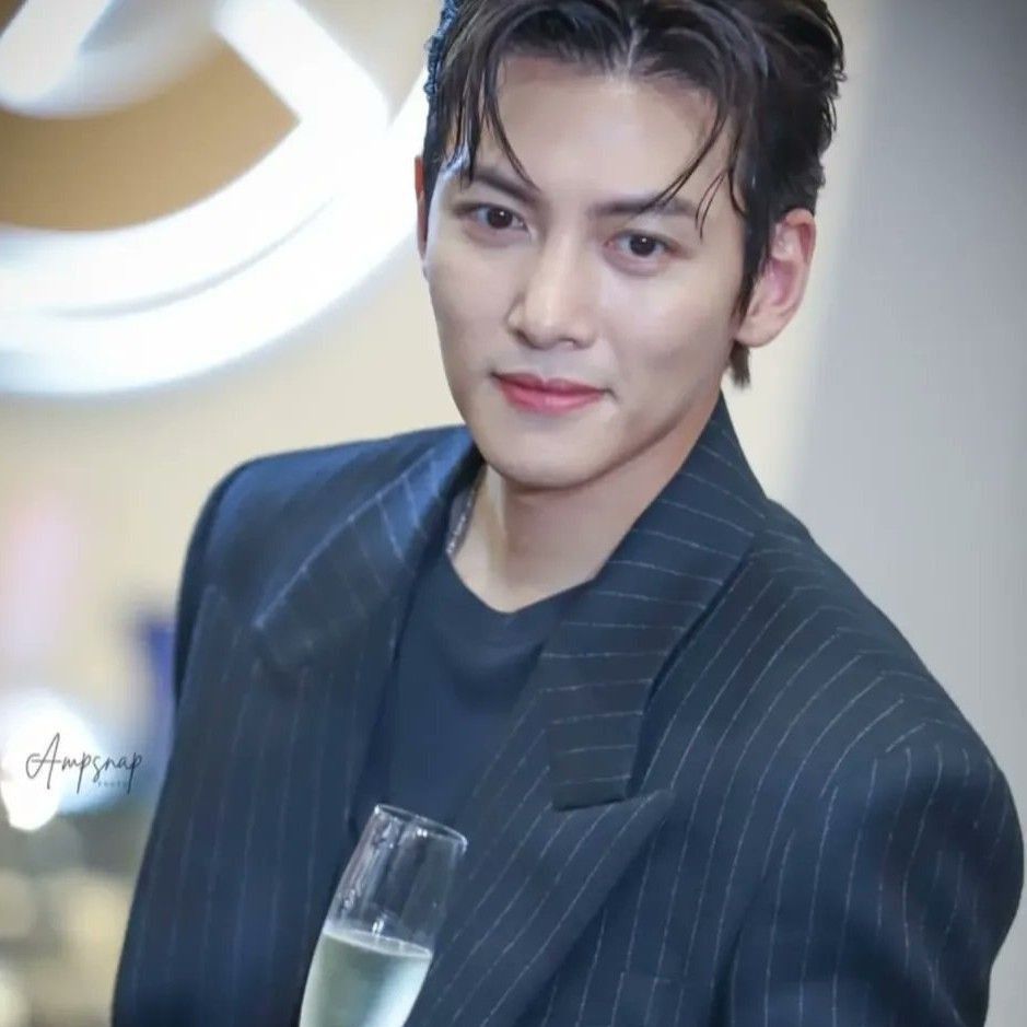 粉丝拍下的池昌旭瞬间