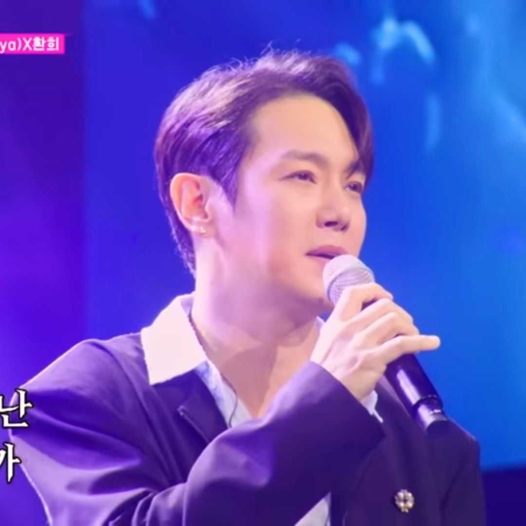 A moment captured by a fan of Hwanhee