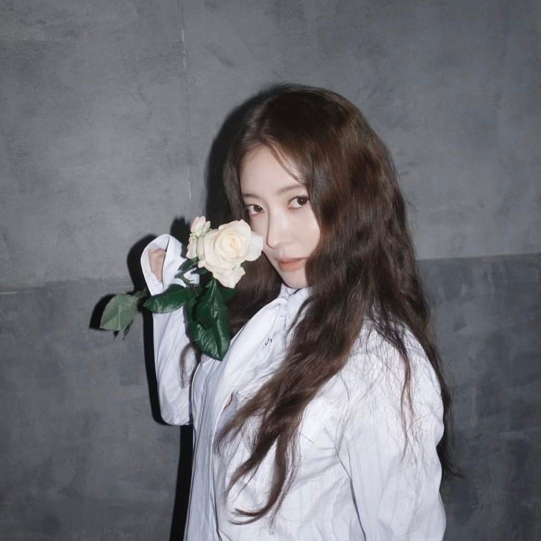 Behind-the-scenes cut of Lee Seyoung