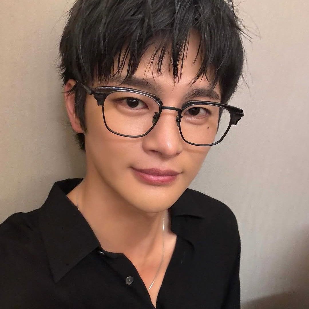Recent activity shot of Seo Inguk