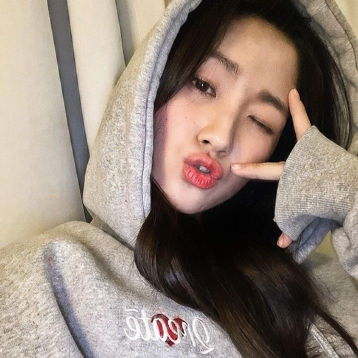 A moment captured by a fan of Kim Hyeyoon