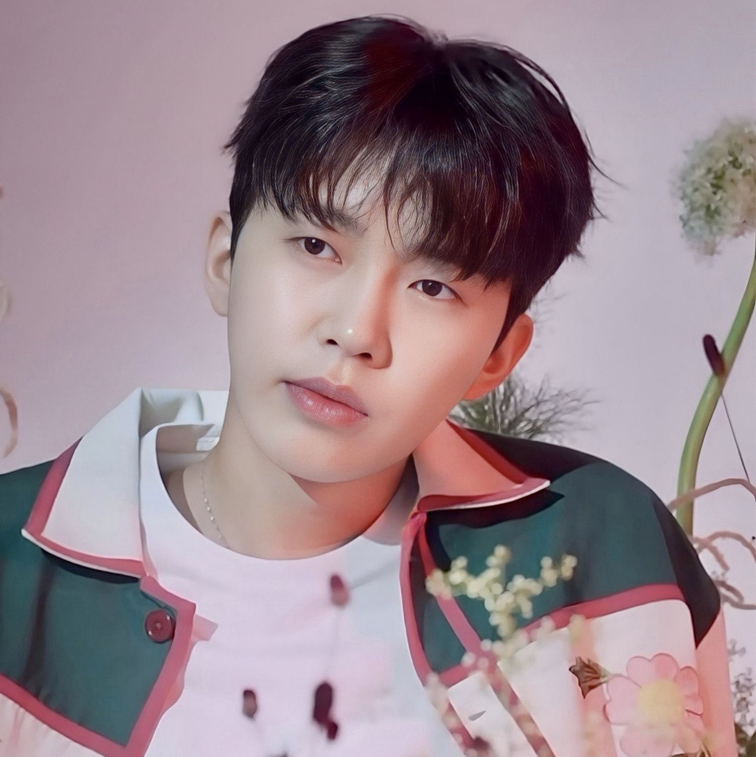 Behind-the-scenes cut of Lim Youngwoong