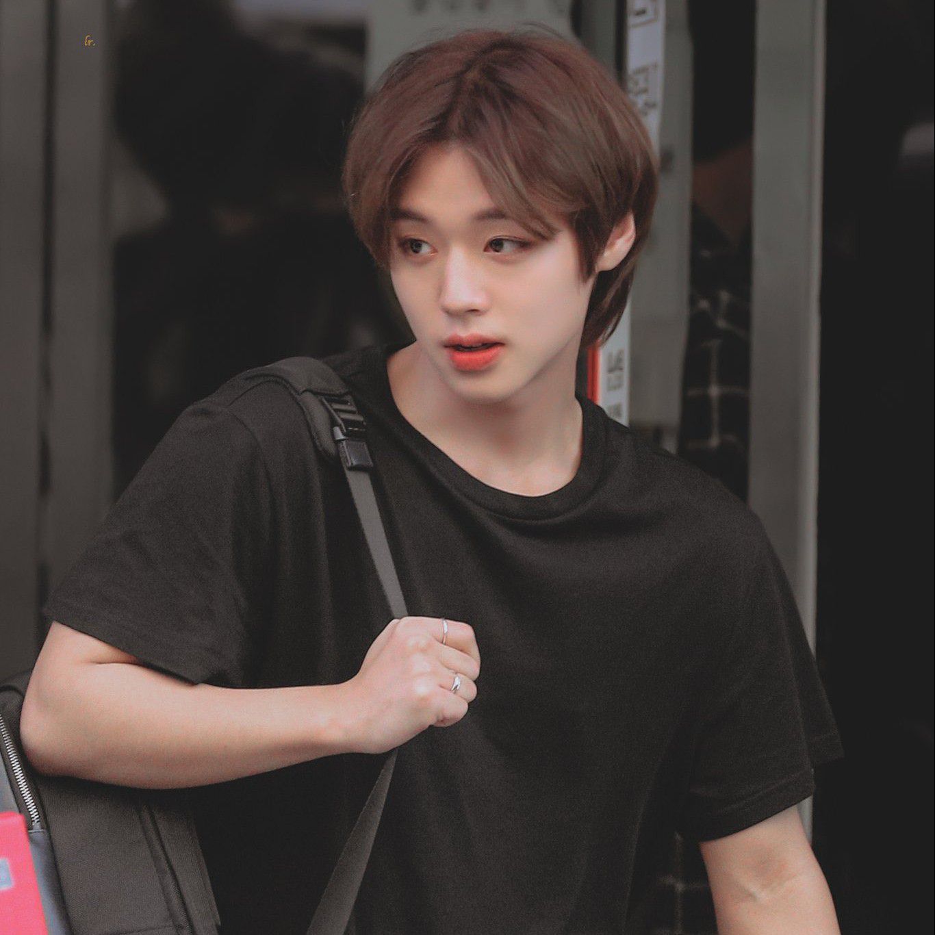 A moment captured by a fan of Park Jihoon
