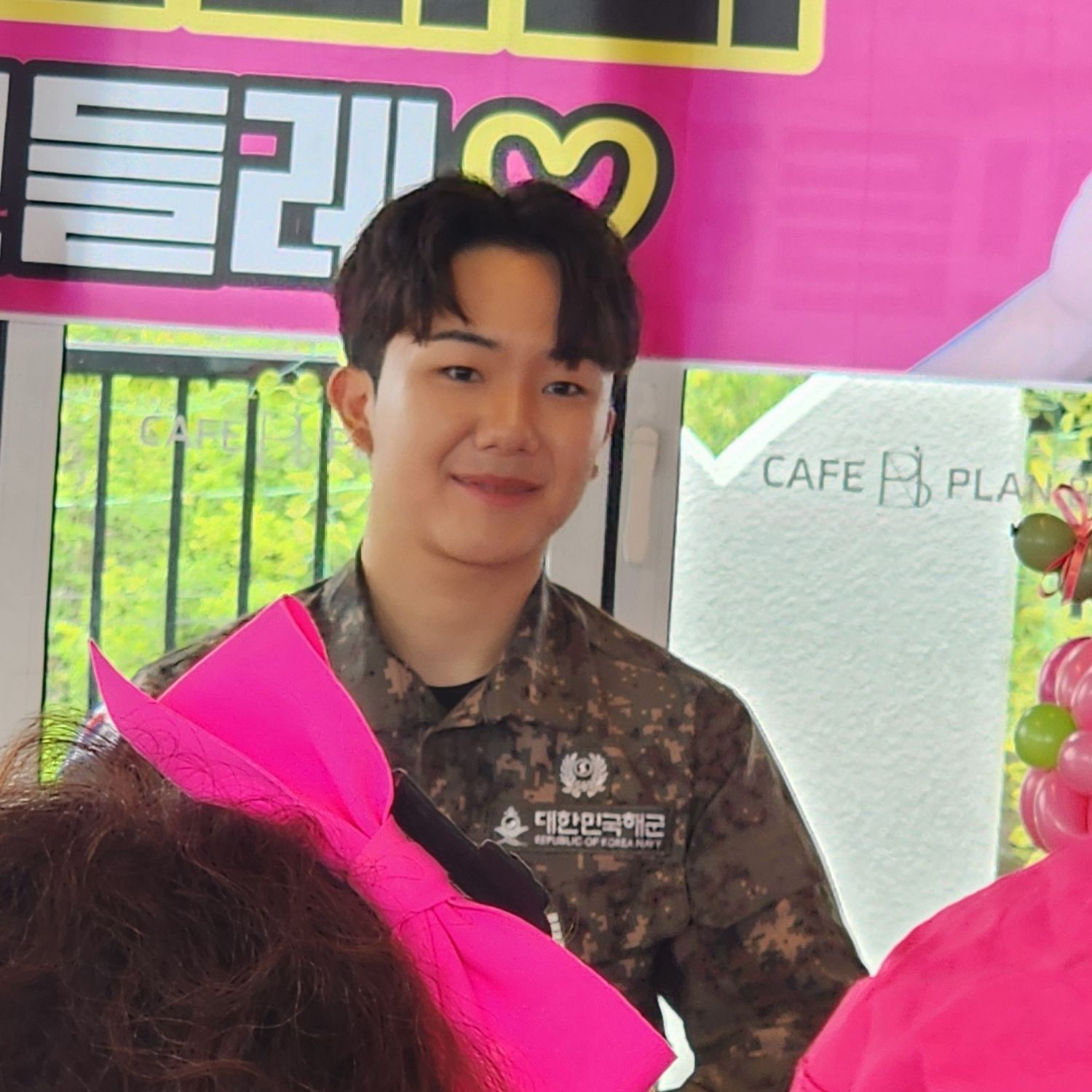 Behind-the-scenes cut of Nam Seungmin