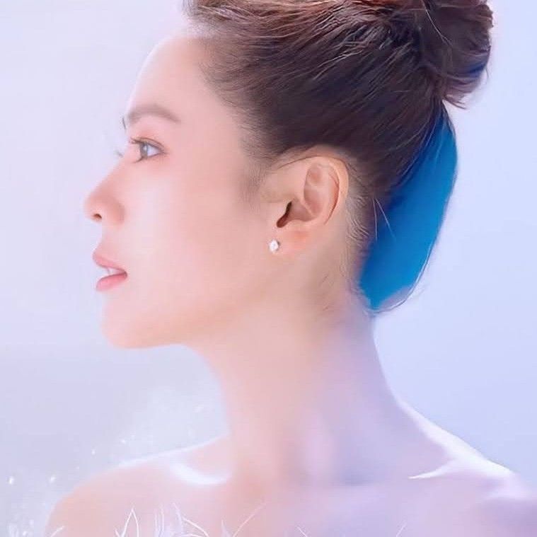손예진의 최신 사진