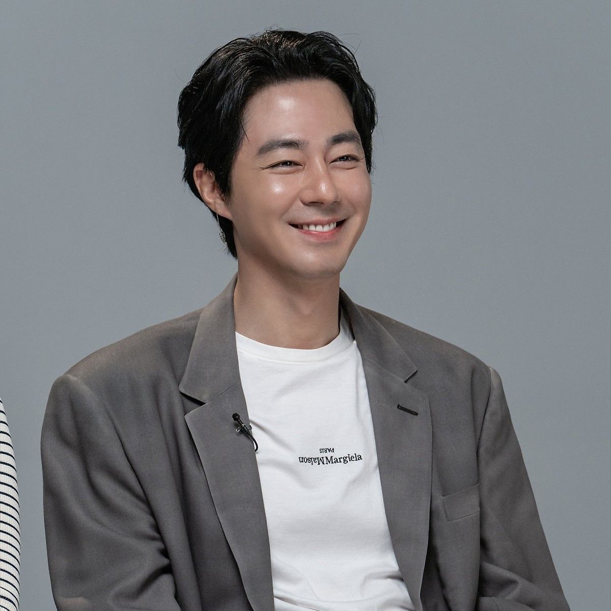 Behind-the-scenes cut of Jo Insung