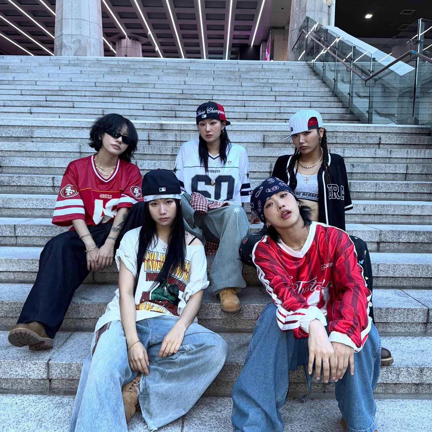 Behind-the-scenes cut of Aiki