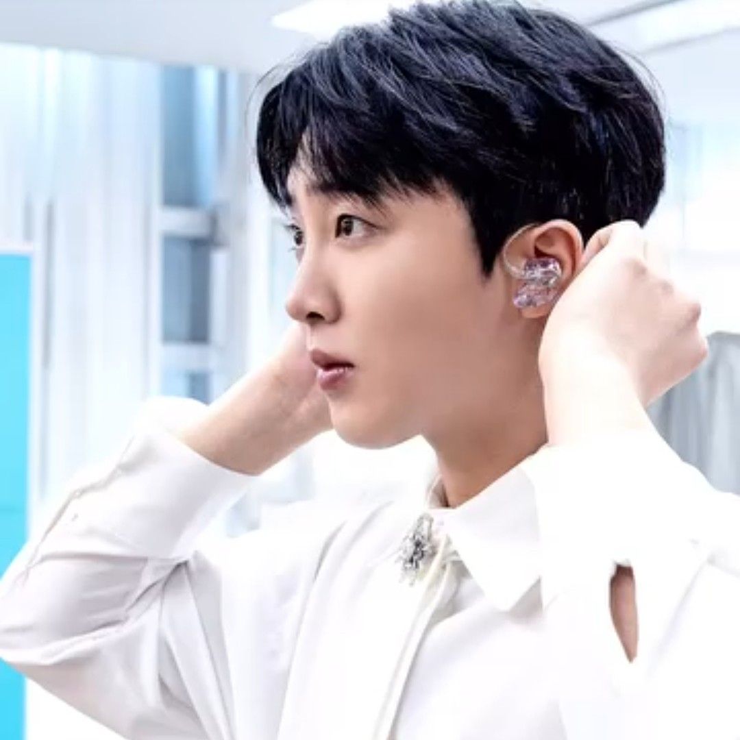 Behind-the-scenes cut of Hwang Yunsung