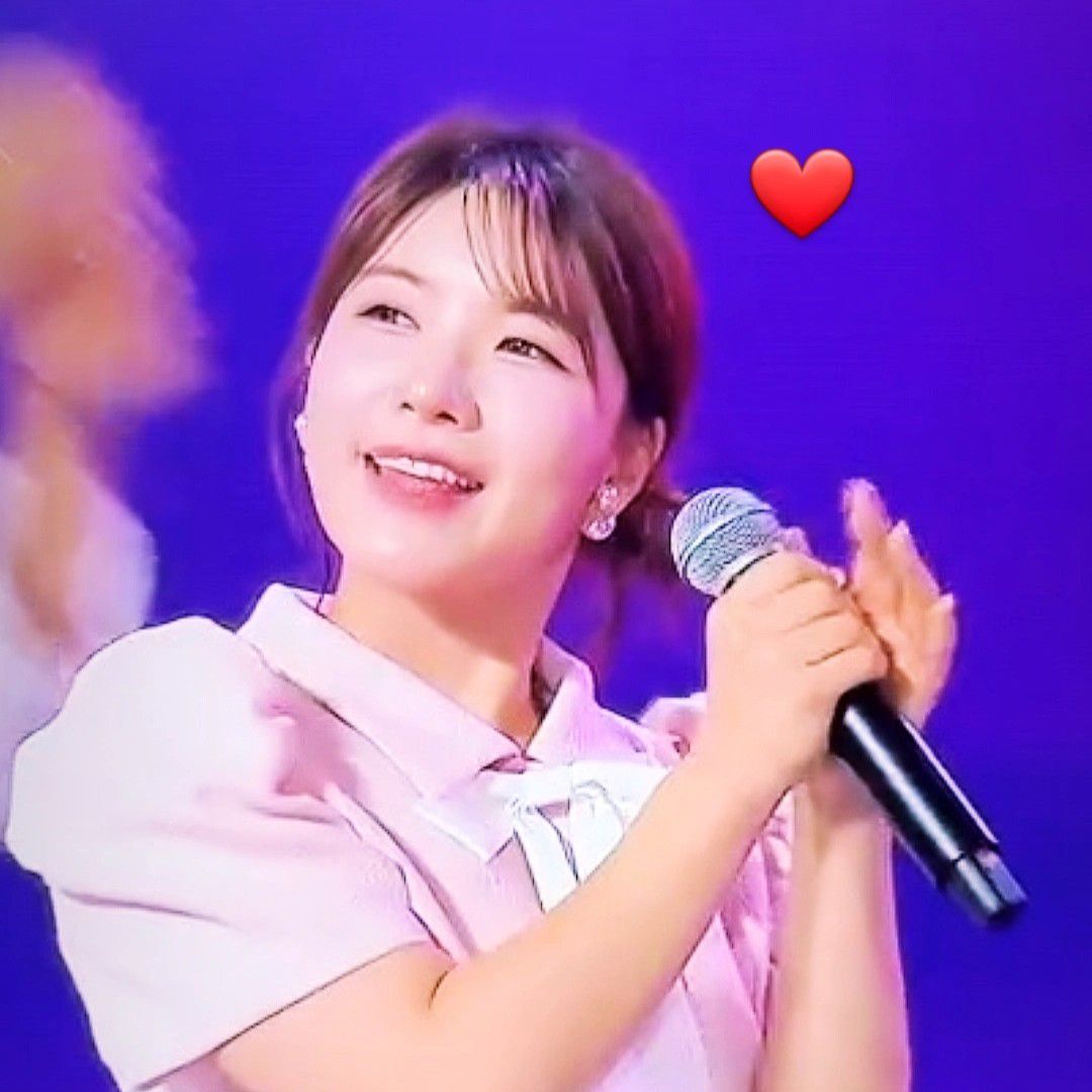 Behind-the-scenes cut of Ryu Wonjung