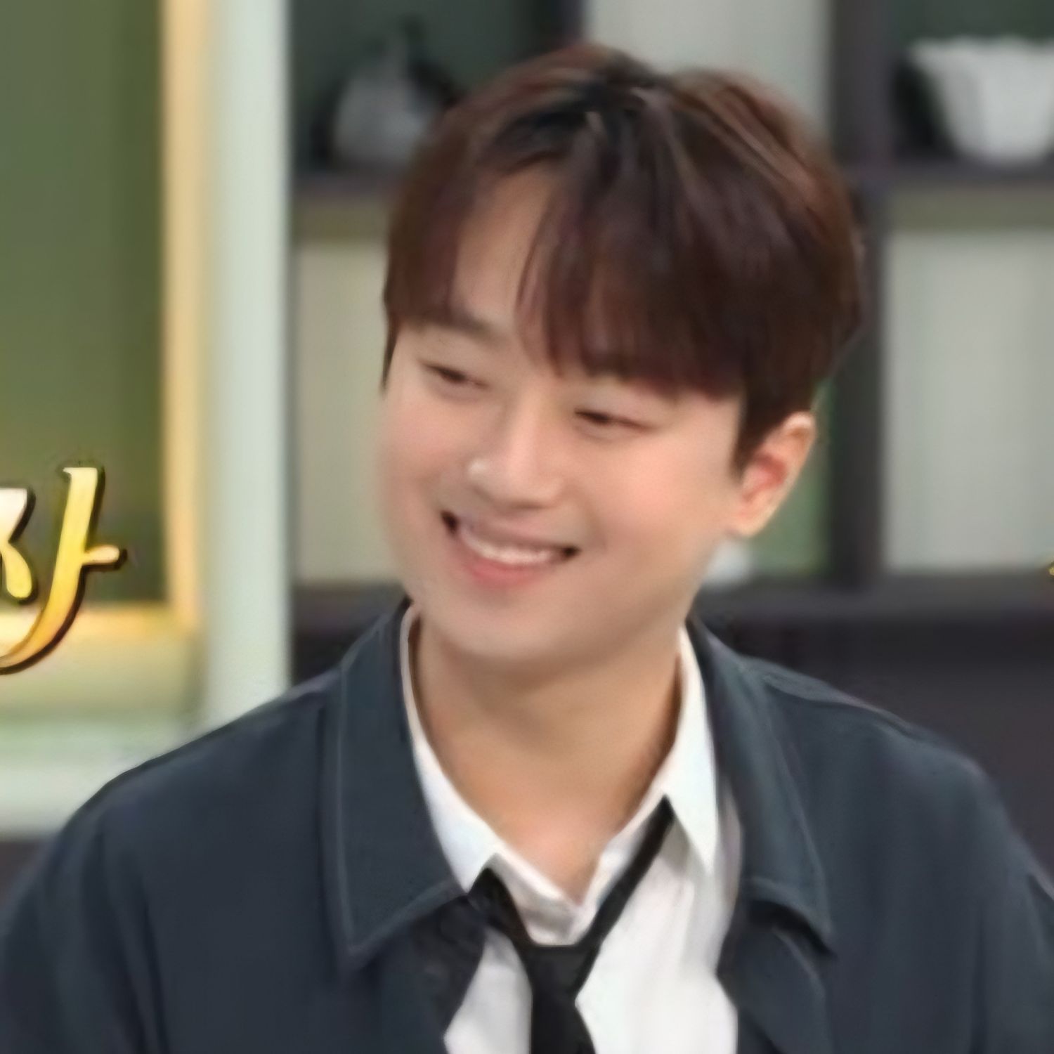 Behind-the-scenes cut of Lee Chanwon