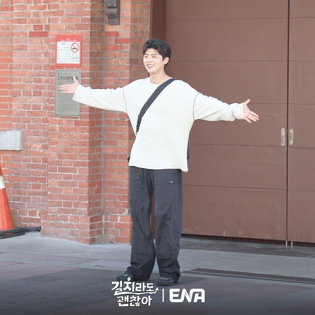 Behind-the-scenes cut of Park Jihyeon