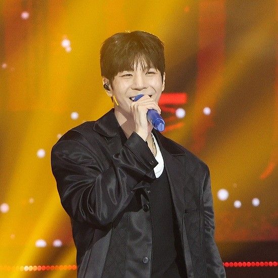 A moment captured by a fan of Jeong Dongwon