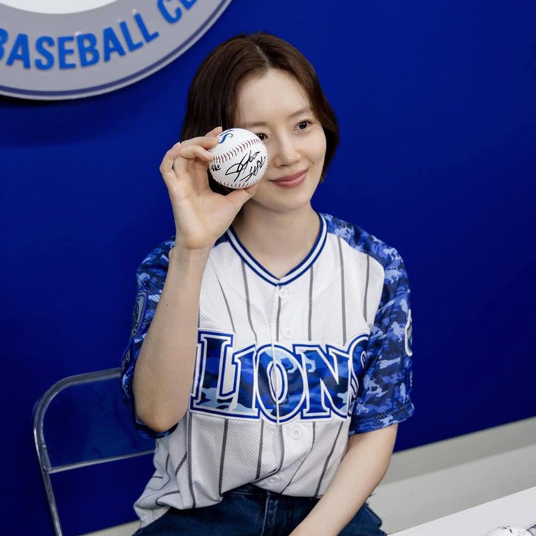 A moment captured by a fan of Moon Chaewon