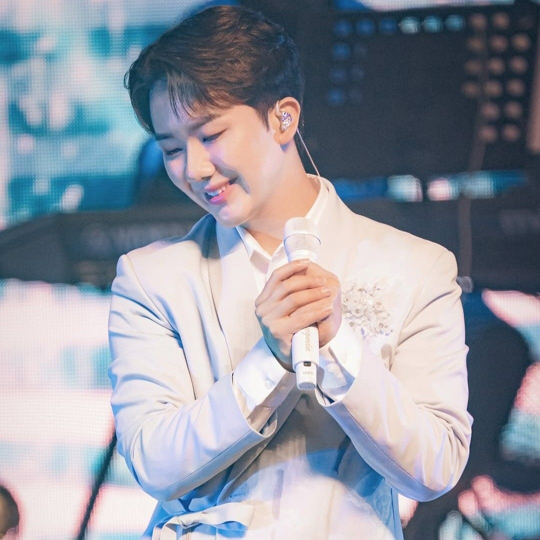 Behind-the-scenes cut of Nam Seungmin