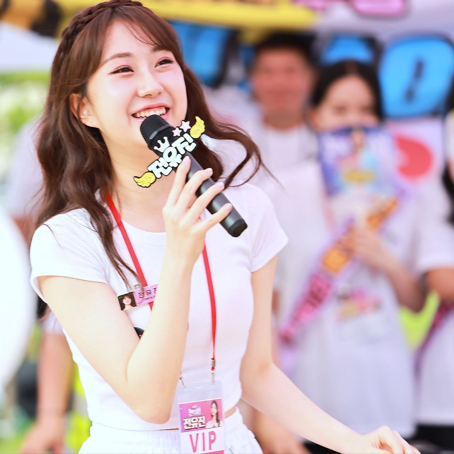 A moment captured by a fan of Jeon Yujin