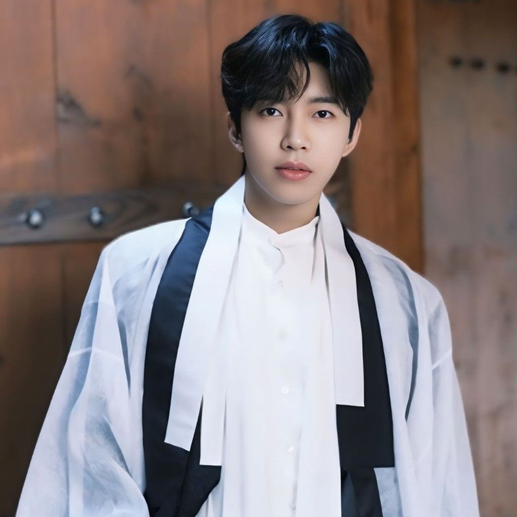 Cuplikan di balik layar dari Lim Youngwoong