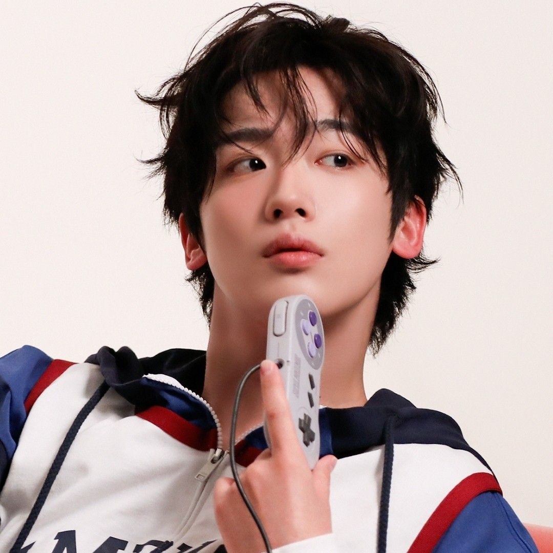 Behind-the-scenes cut of Kim Yohan