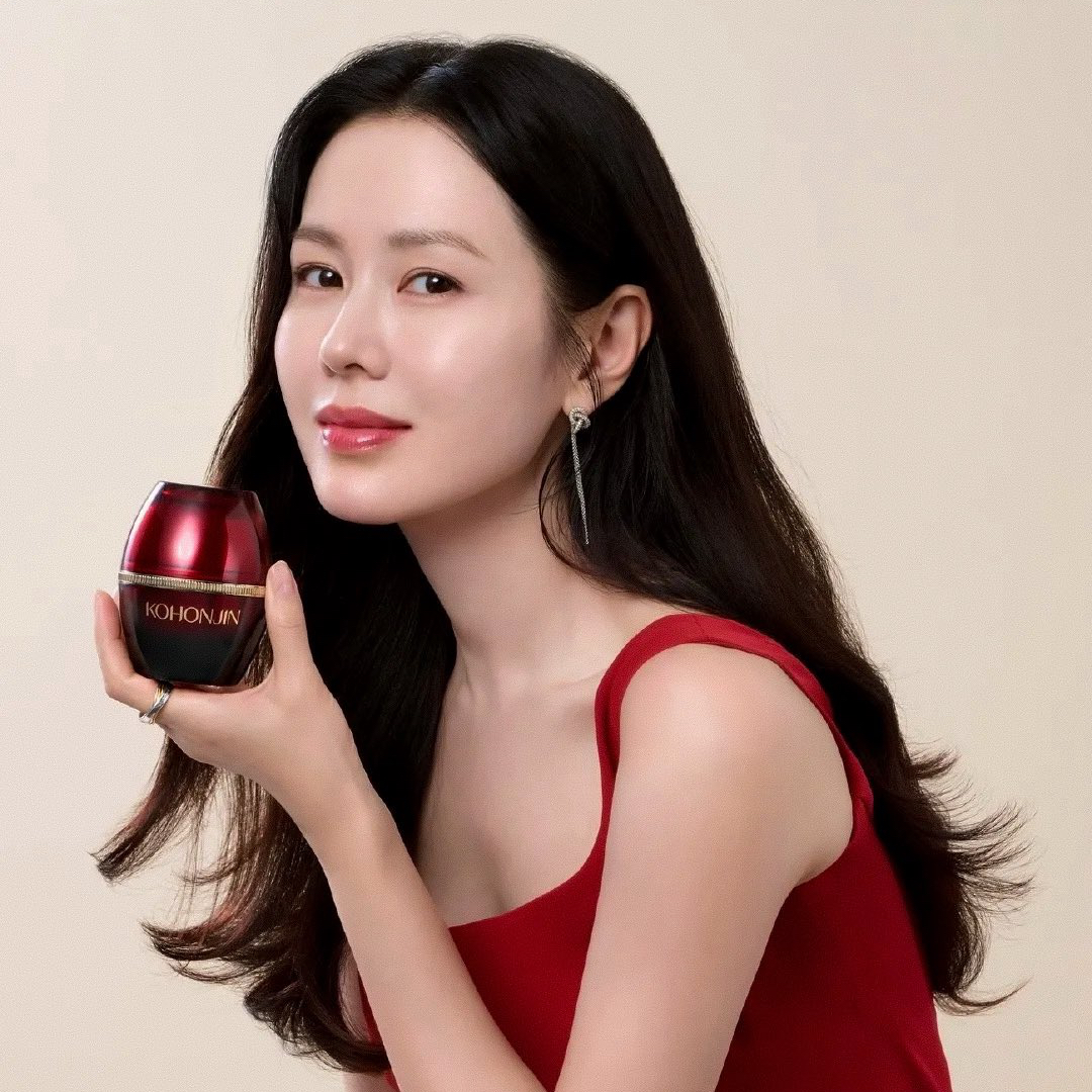 Behind-the-scenes cut of Son Yejin