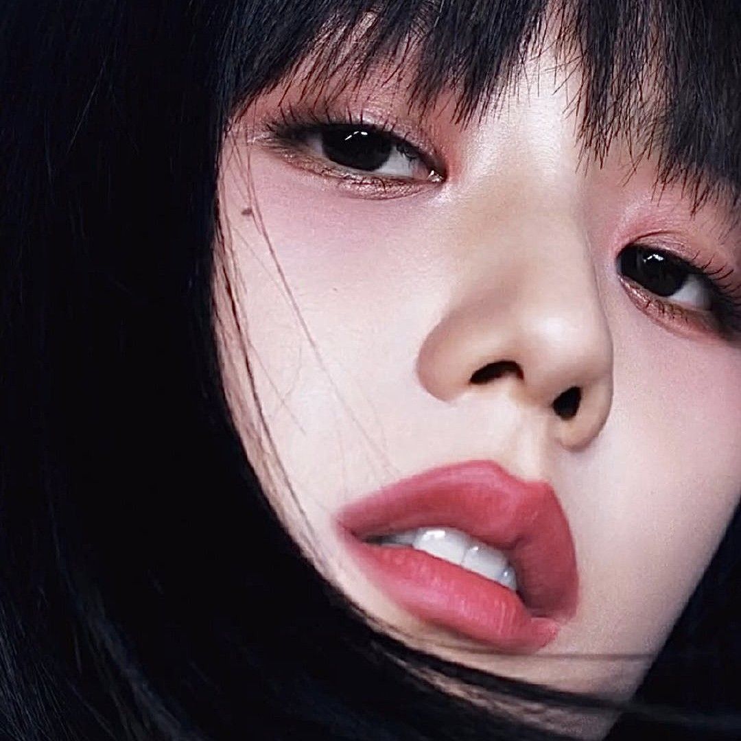 智秀 (1995)的最新照片