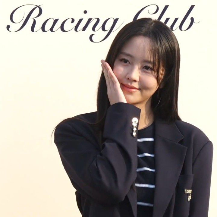 A moment captured by a fan of Kim Sohyun