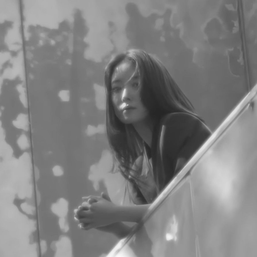 Behind-the-scenes cut of Lee Seyoung