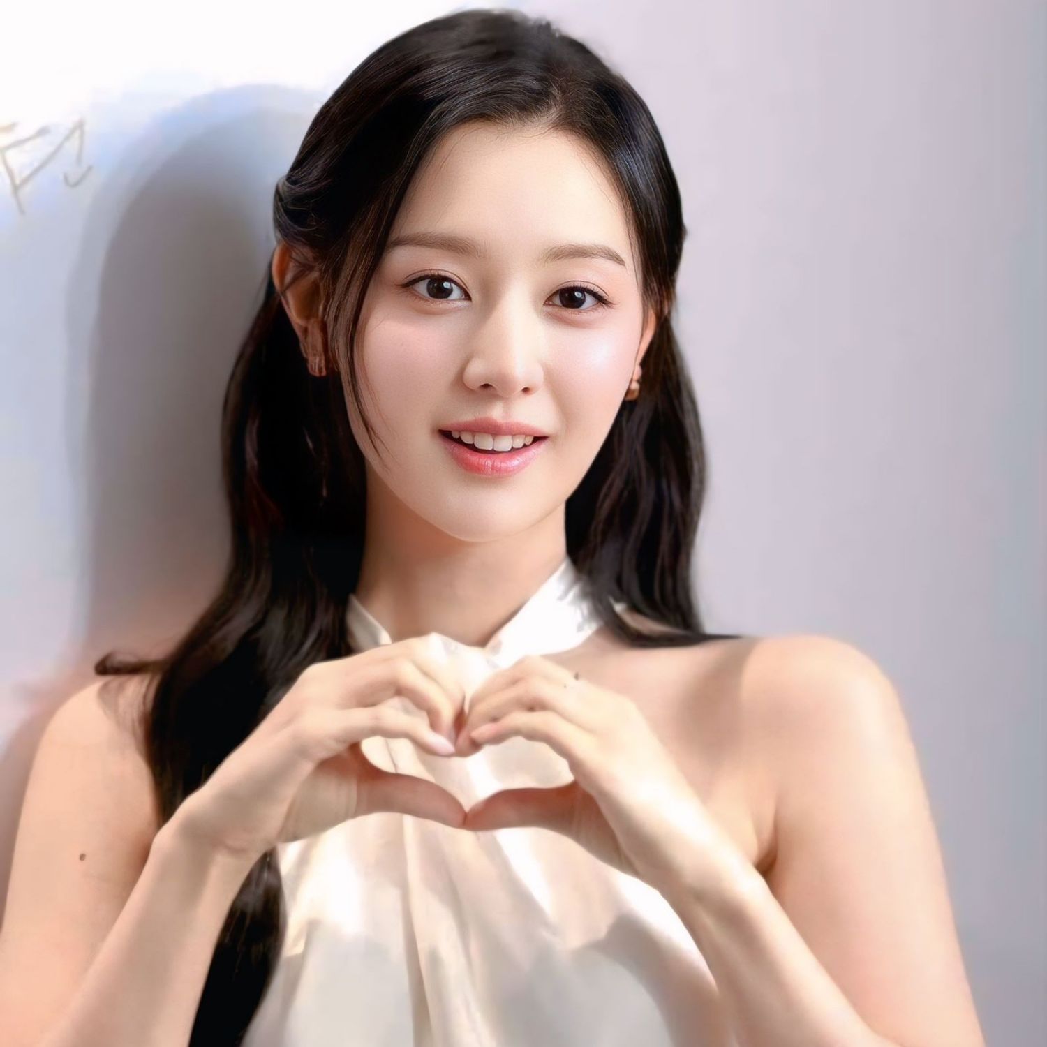 Recent activity shot of Kim Jiwon