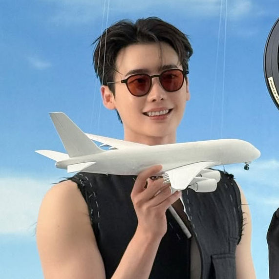 Latest photo of Lee Jongsuk