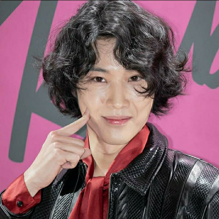Recent activity shot of Lee Jongwon
