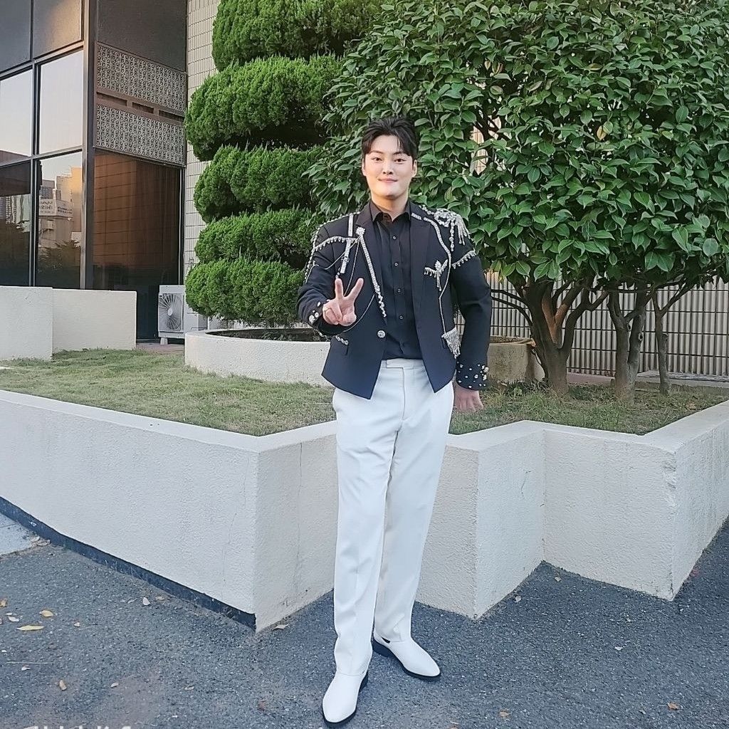 Behind-the-scenes cut of Kim Kyungmin