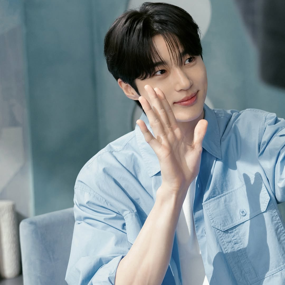 Recent activity shot of Byeon Wooseok