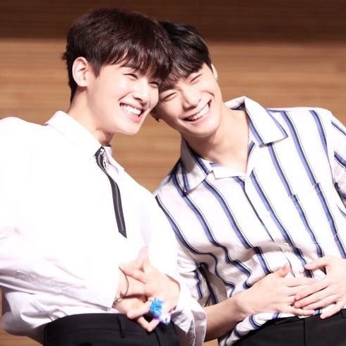 Behind-the-scenes cut of Cha Eunwoo