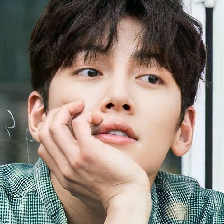 Behind-the-scenes cut of Ji Changwook