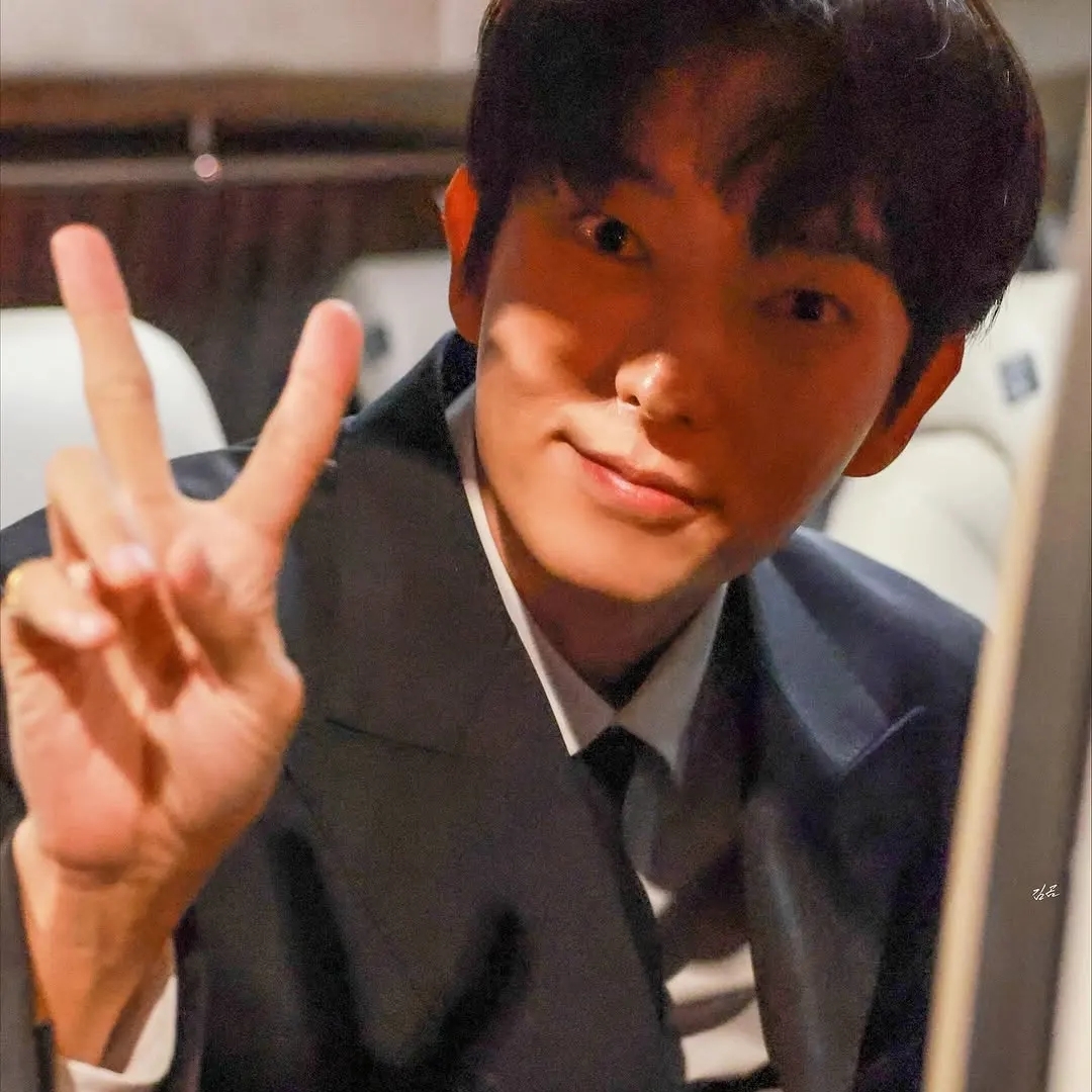 A moment captured by a fan of Lee Joongi