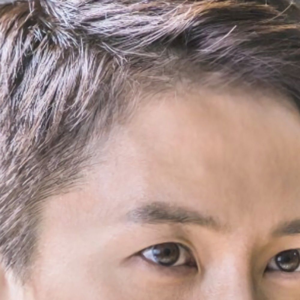 Behind-the-scenes cut of Ji Sung