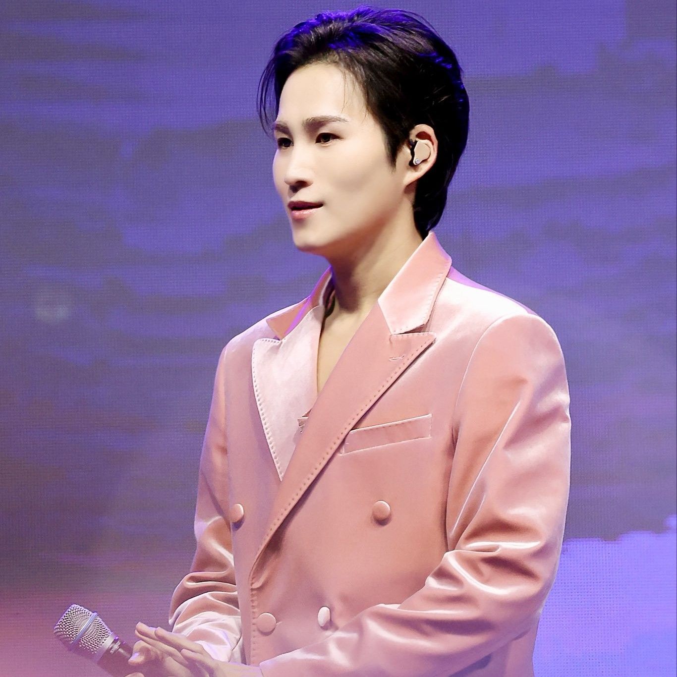 金熙栽的最新照片