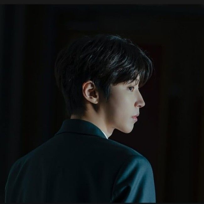 Behind-the-scenes cut of Hwang Inyoup