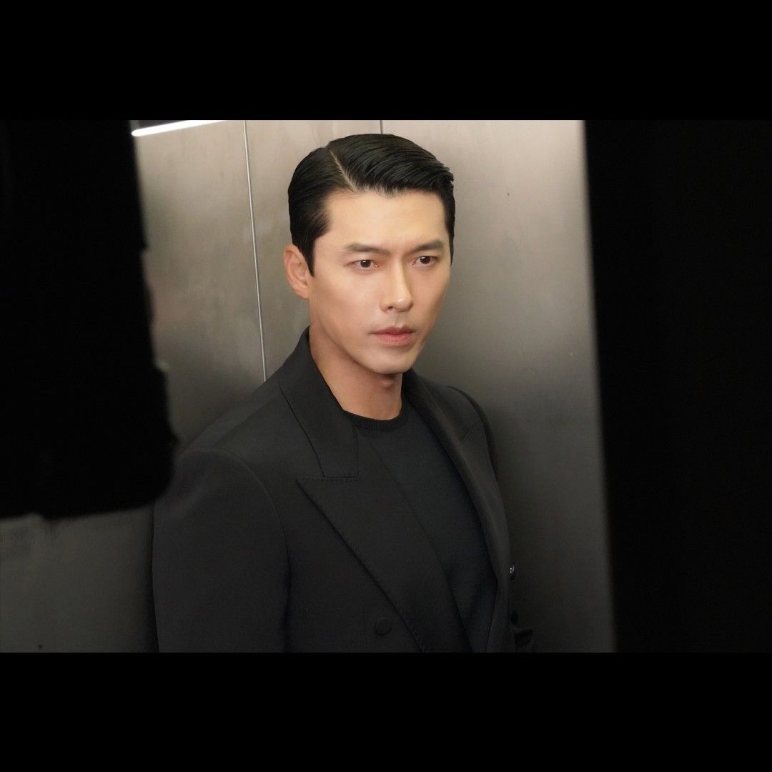 Momen yang diabadikan oleh penggemar Hyun Bin