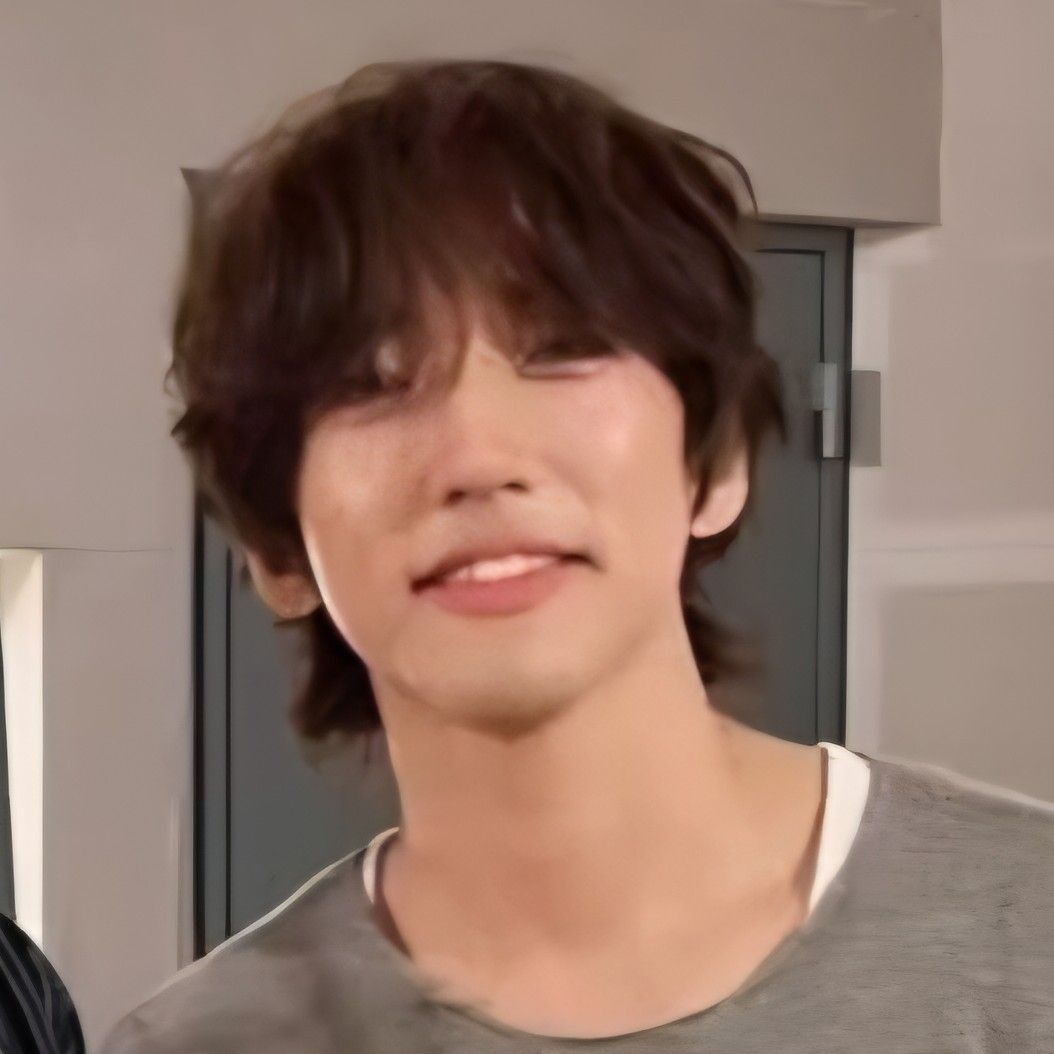 Latest photo of Lee Seungyoon