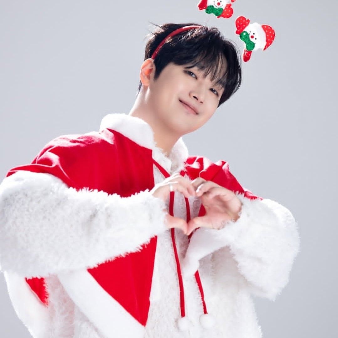 Foto terbaru dari Lee Chanwon