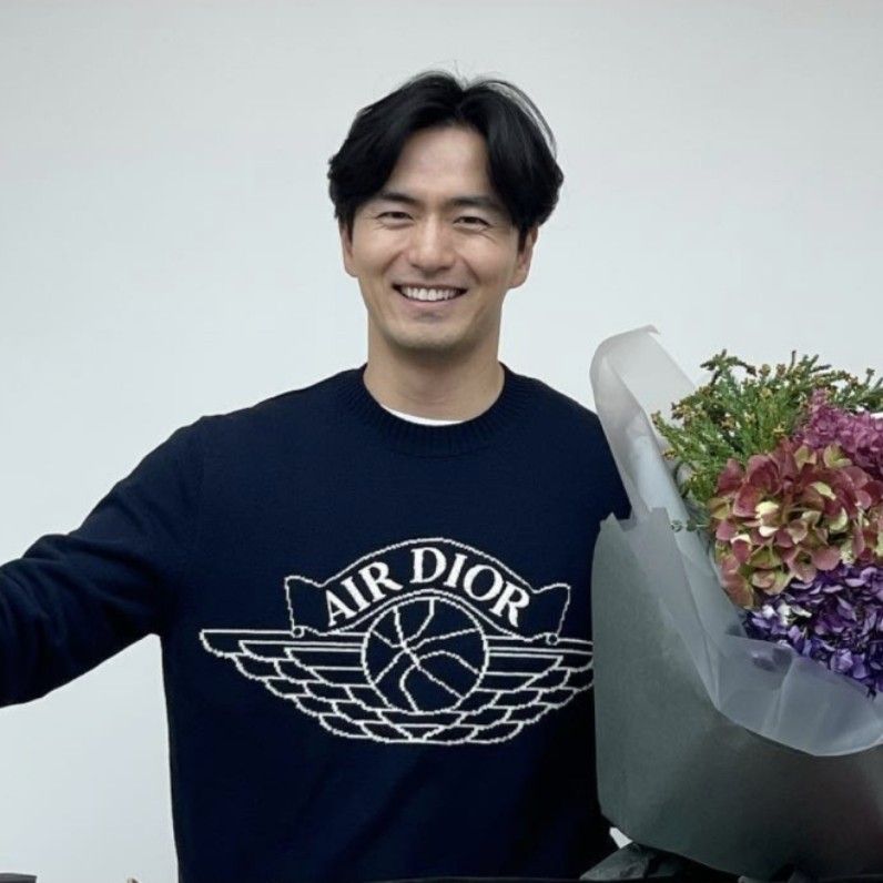 Latest photo of Lee Jinwook